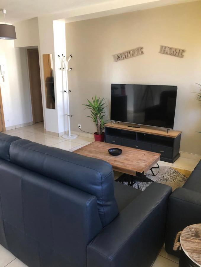 Grand Logement A 300 Metres De La Gare Mantes-la-Jolie Ngoại thất bức ảnh